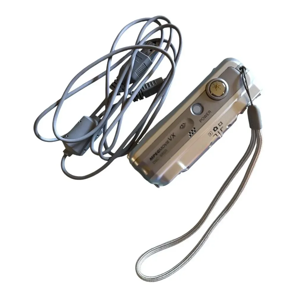 Vintage 2006 Y2K Sony Cyber-shot DSC-S600 Digicam – Classic Retro Look
